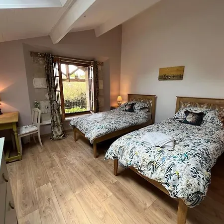 Vaste Propriete De Charme Au Coeur Du Perigord *