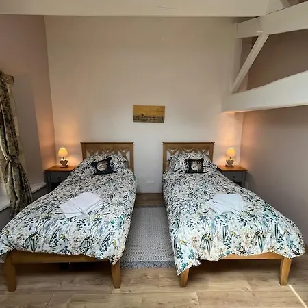 Vaste Propriete De Charme Au Coeur Du Perigord *