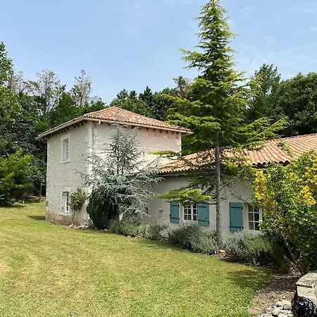 Vaste Propriete De Charme Au Coeur Du Perigord Feriehus